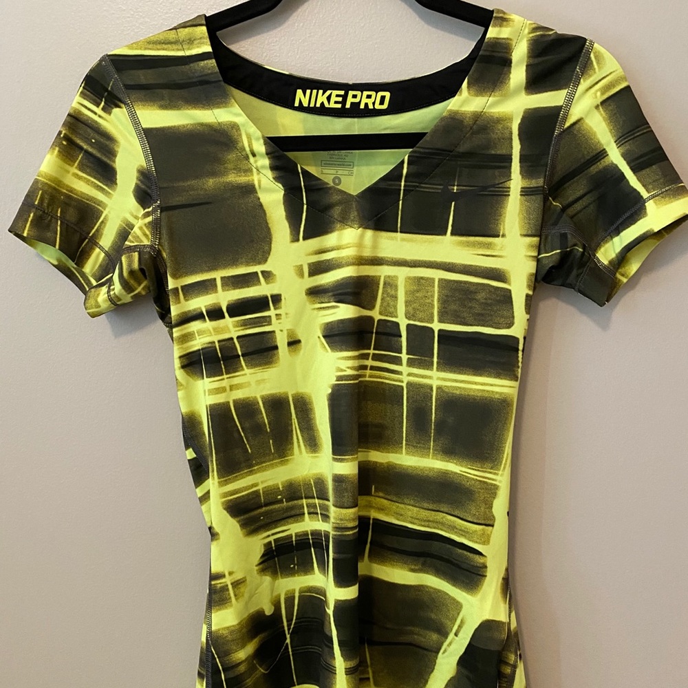 Women’s Nike Pro DriFit Short Sleeve Shirt